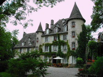 Château de COURBELIMAGNE, Location de Vacances dans le Cantal