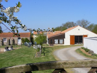 gîte et chambres d hôtes de bourg paillé  a st vincent sur jard (location-vacances)